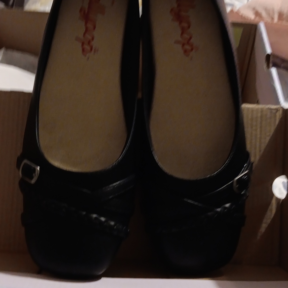 Jellypop Women's Classic Black Loafers - Picture 6 of 6